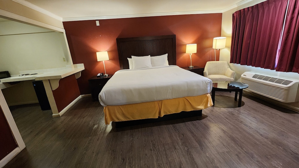 Mission Inn and Suites - photo 16