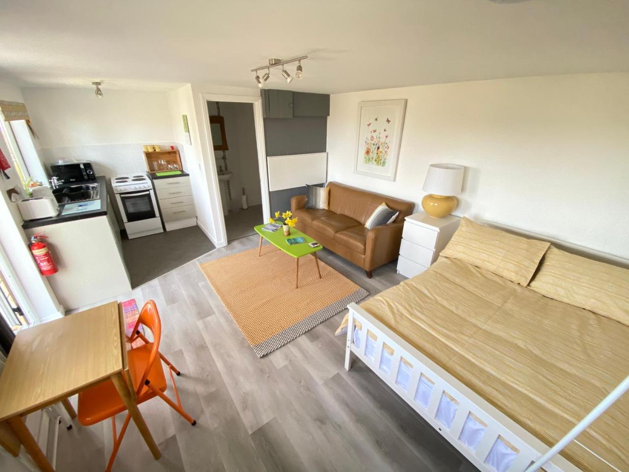 The Little Cabin — 4-Star Luxury Hotel in St Ives, United Kingdom