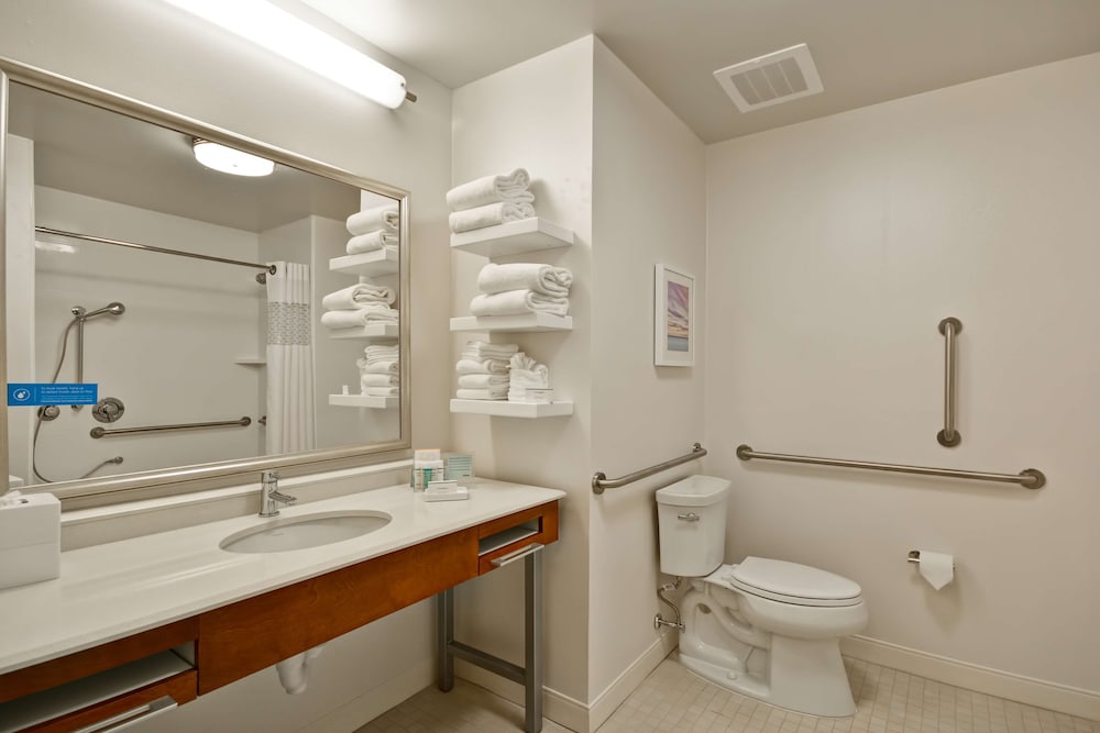 Hampton Inn & Suites Charleston Airport - photo 32