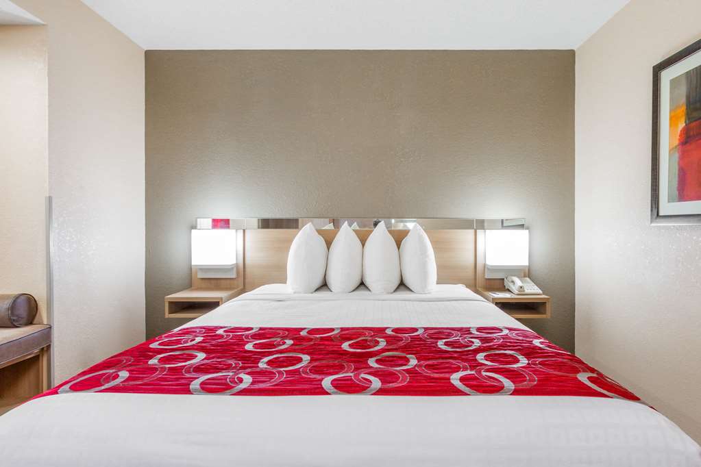 Microtel Inn & Suites by Wyndham Charleston WV - photo 6