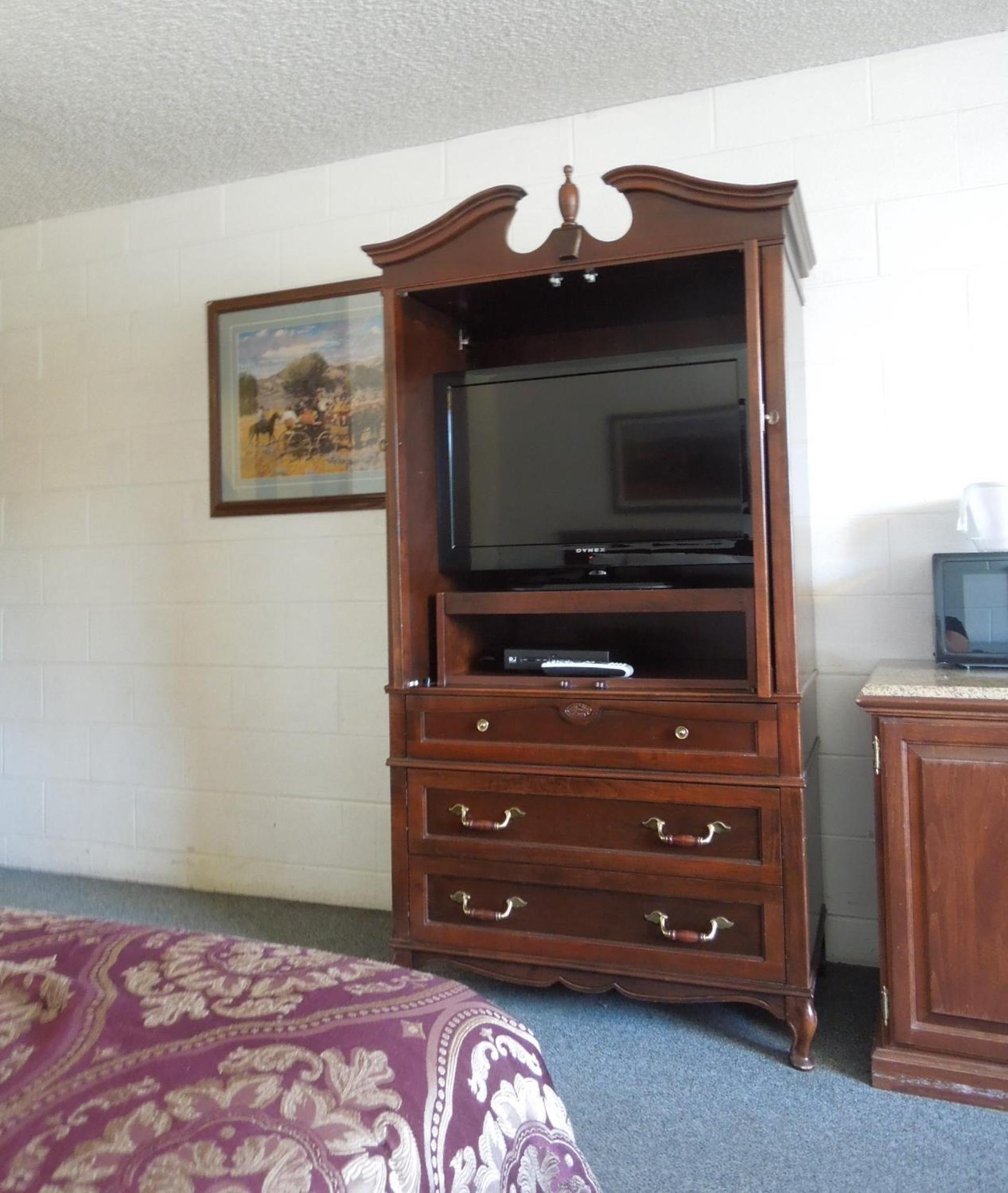 The Pines Motel - photo 19