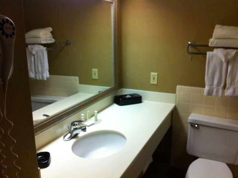 Caribbean Cove Hotel and Water Park - photo 25
