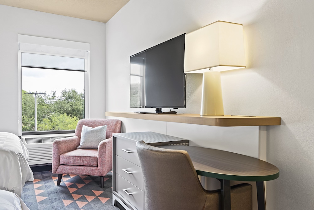 Holiday Inn St. Petersburg West by IHG - photo 11