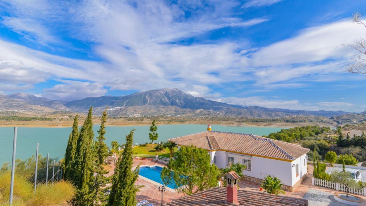 Casa Rocio y Paloma Vinuela by Ruralidays — 4-Star Luxury Hotel in Vinuela, Spain