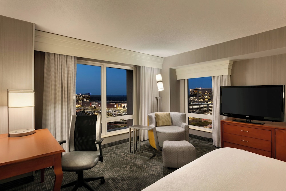 Courtyard by Marriott Tysons McLean - photo 15