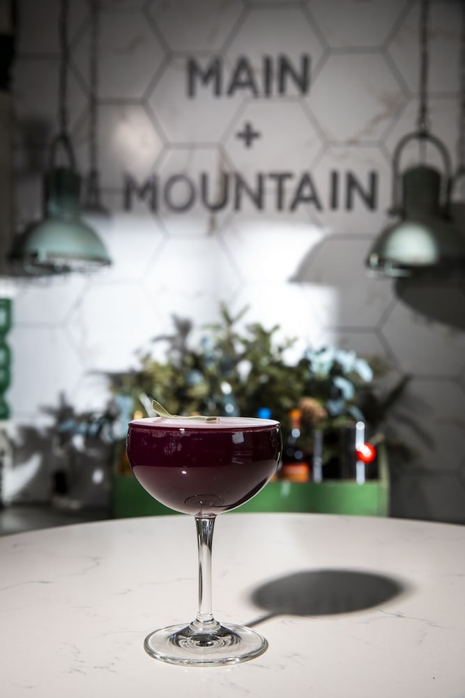 Main and Mountain - photo 43