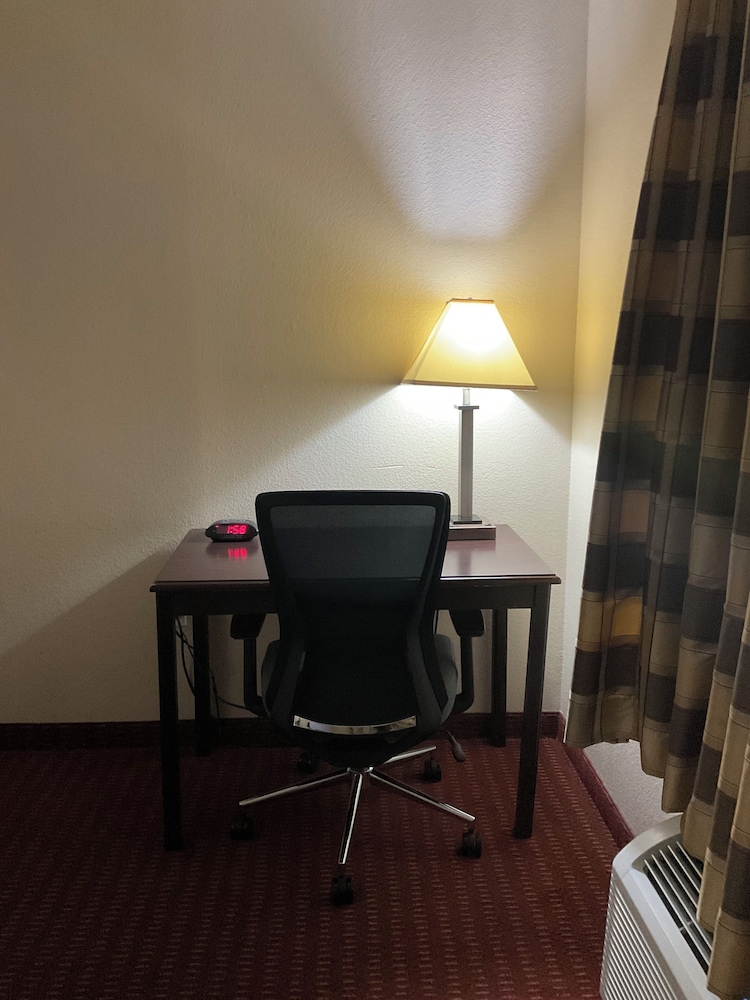 Yorktown Inn And Suites - photo 39