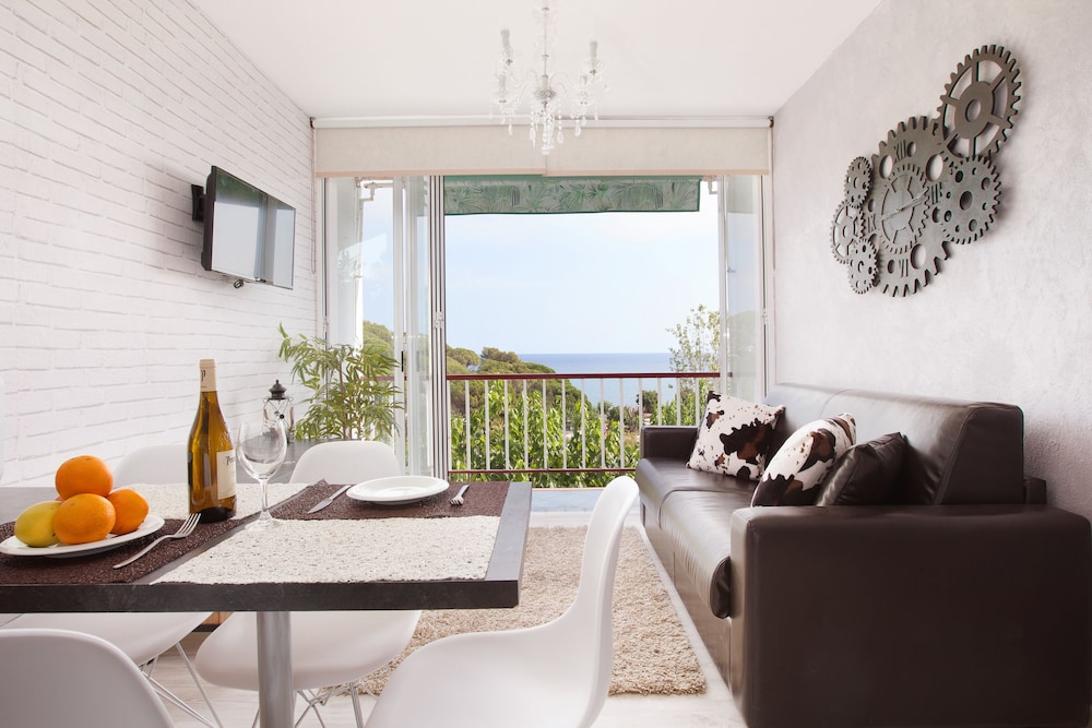 Apartment Beach Front Sant Pol — 4-Star Luxury Hotel in Sant Pol De Mar, Spain