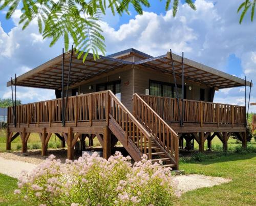 Les Chalets du Moulin de Valade - last minute hotel in Unknown City