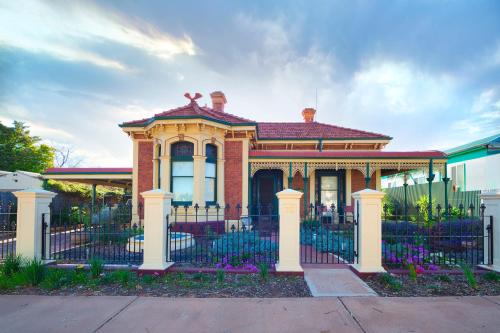 Allora House Kalgoorlie — 5-Star Luxury Hotel in Kalgoorlie, Australia