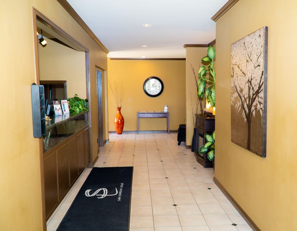 San Simeon Lodge - photo 2