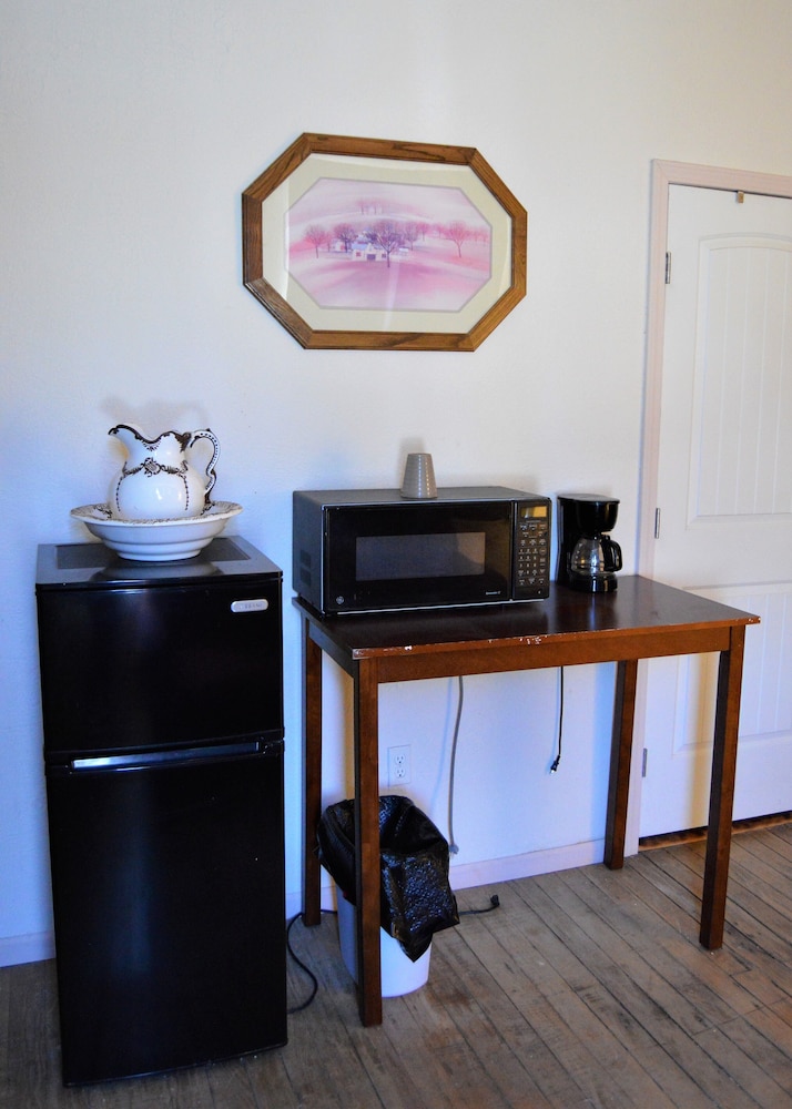 Holly Inn Suites - photo 16