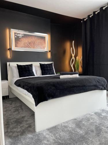 Flat 1 — 4-Star Luxury Hotel in Lampeter, United Kingdom