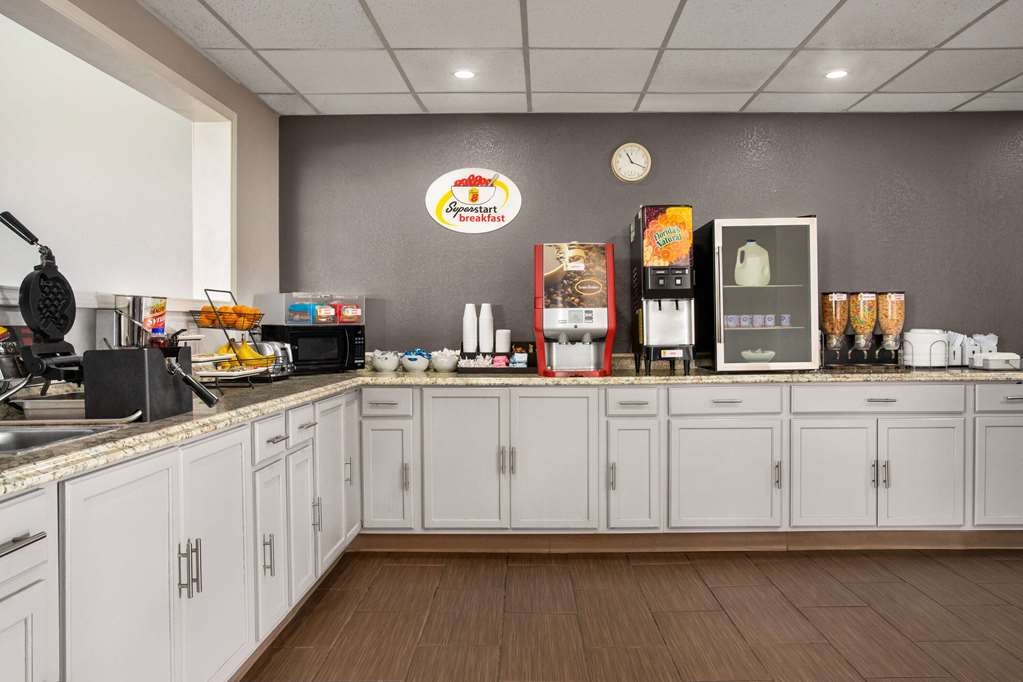 Super 8 by Wyndham Gainesville TX - photo 20