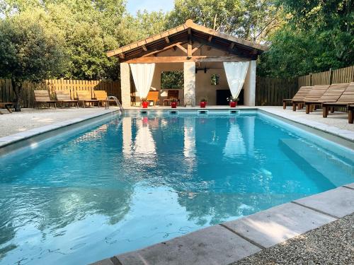 Les Chalets de Labeaume — hotel in Labegude
