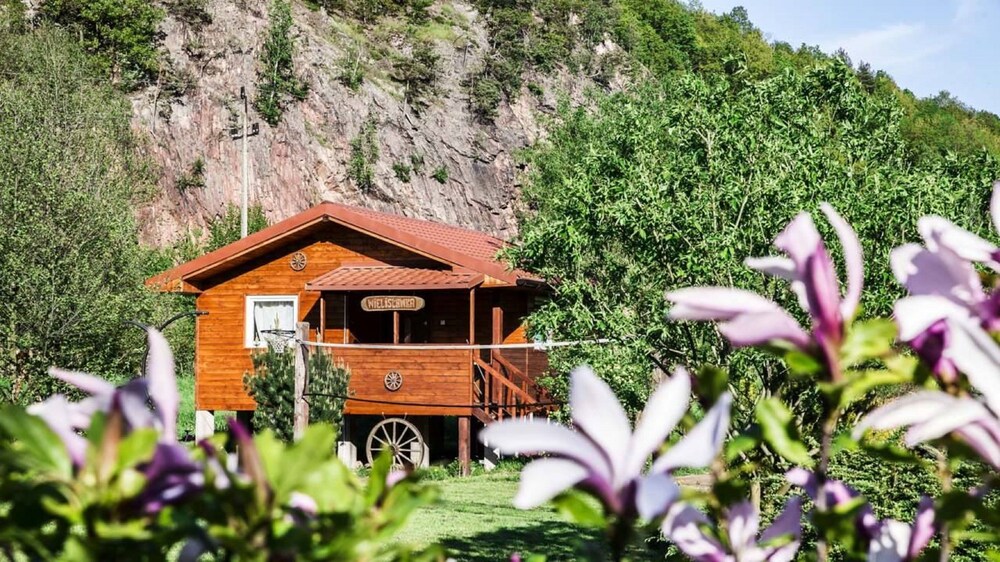 Eden - carbon neutral hotel in Swierzawa