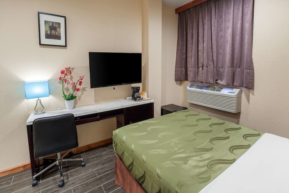 Quality Inn near Sunset Park - photo 16
