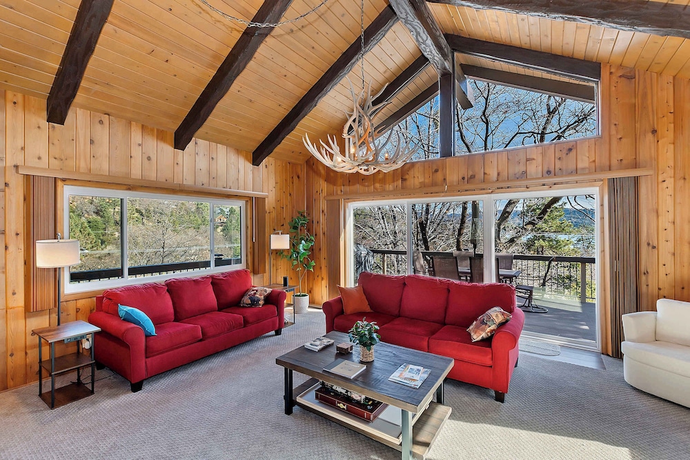 Acorn Acres Lake Views for 8 in Lake Arrowhead, United States