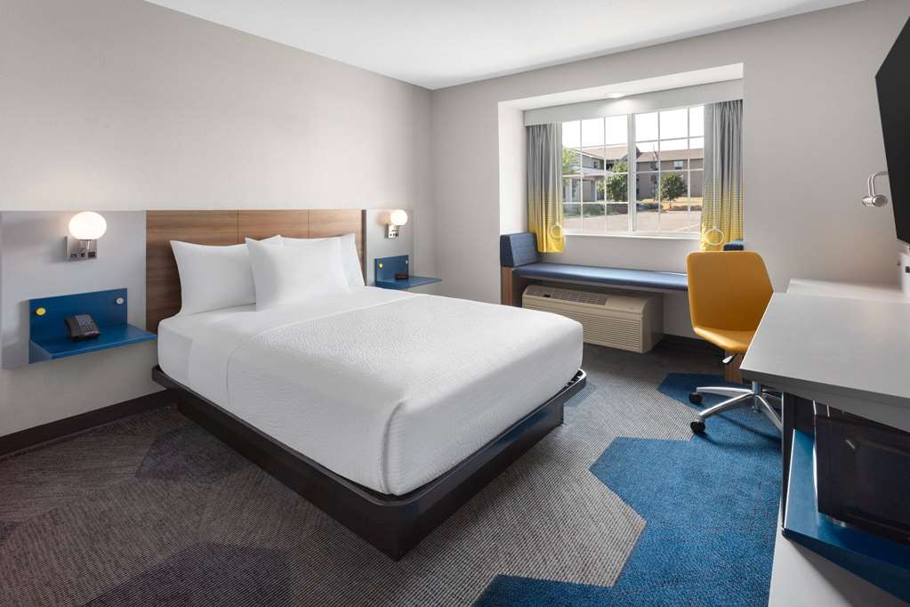 Microtel Inn & Suites by Wyndham Rapid City - photo 20