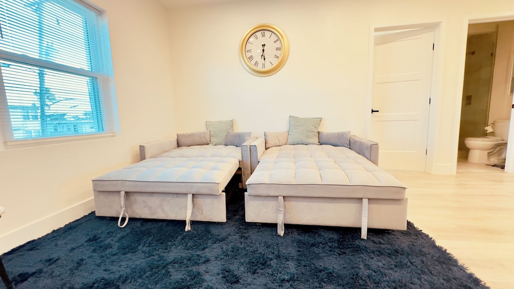 Beachline Breeze On the Strip — 4-Star Luxury Hotel in Daytona Beach, United States