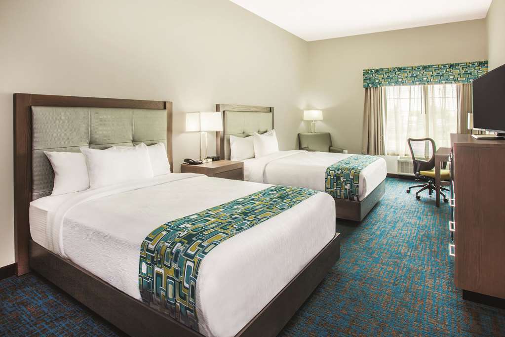 La Quinta Inn & Suites by Wyndham St. Paul Woodbury - photo 15