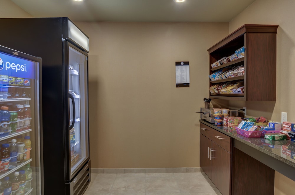 Cobblestone Inn & Suites Kersey - photo 32