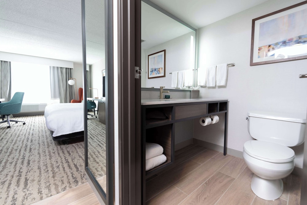 Hilton Garden Inn Des Moines Airport - photo 17