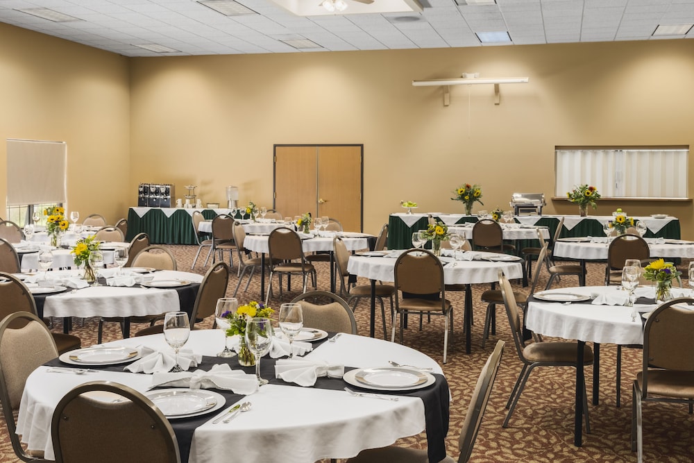 Bitterroot River Inn & Conference Center - photo 32