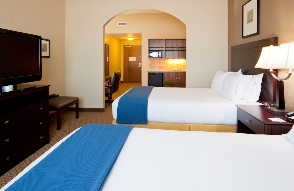 Holiday Inn Express Hotel and Suites Mankato East by IHG - photo 6