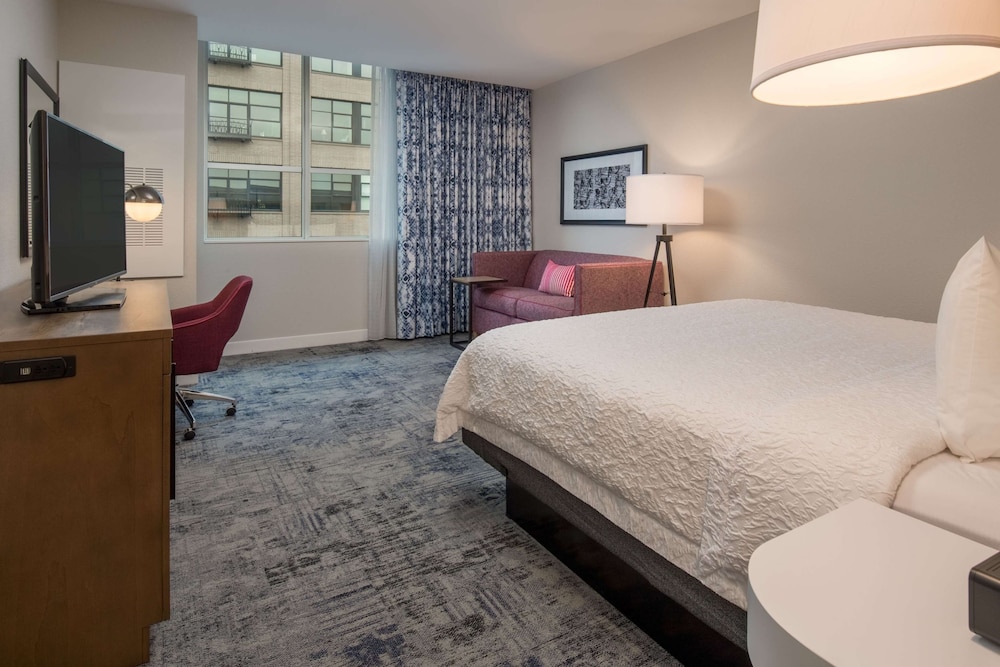 Hampton Inn & Suites Portland Pearl District - photo 9