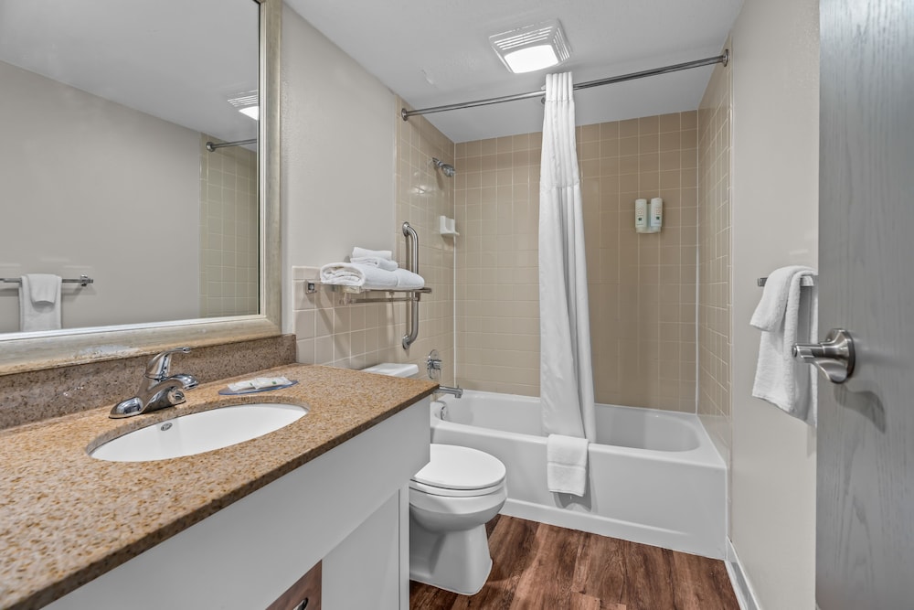 Quality Inn & Suites Mall of America MSP Airport - photo 37