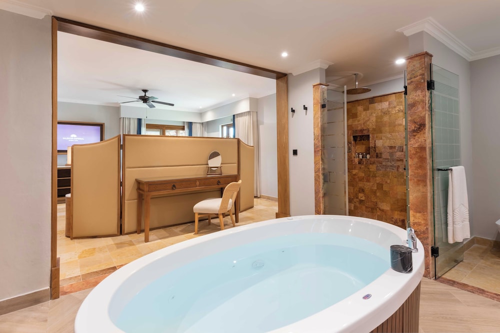 Jetted tub