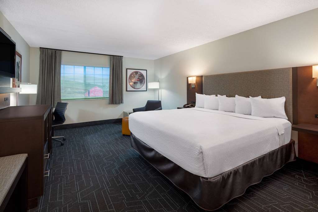 Ramada by Wyndham Spokane Airport - photo 12