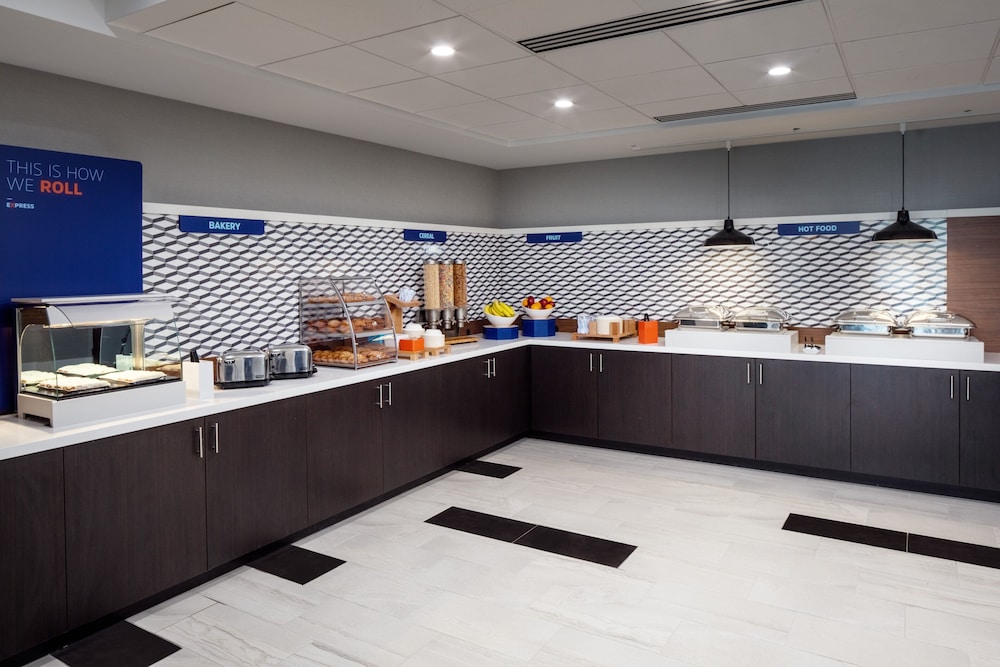 Holiday Inn Express Washington DC Downtown by IHG - photo 32