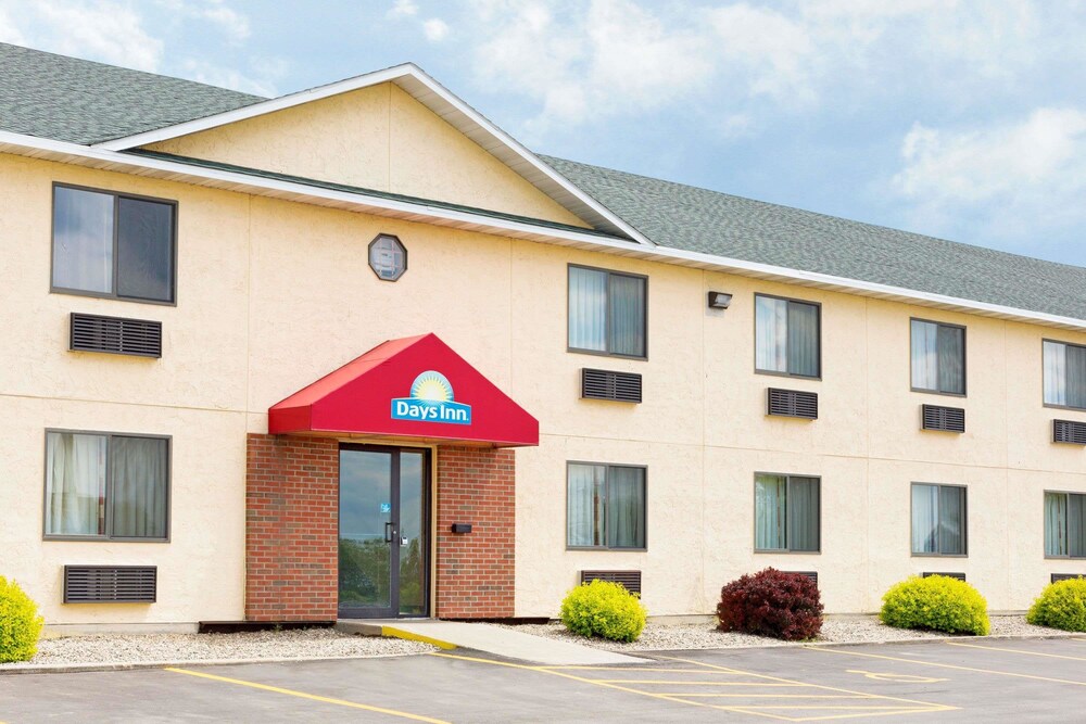 Econo Lodge Inn & Suites Yankton — hotel in Yankton