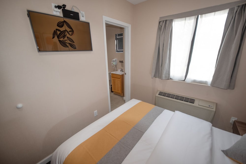 Flushing Garden Hotel - photo 9
