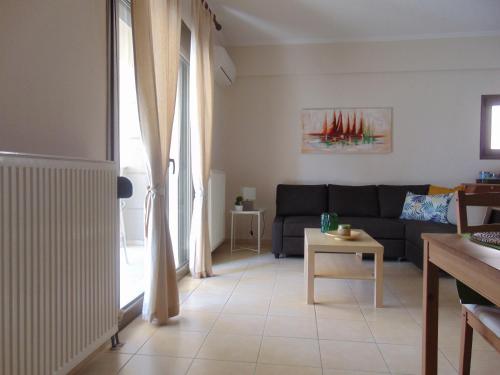 Cozy apartment in Neoi Epivates 1 — 4-Star Luxury Hotel in Neoi Epivates, Greece