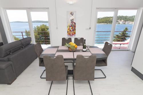 Rozali Tisno Apartments — 4-Star Luxury Hotel in Tisno, Croatia