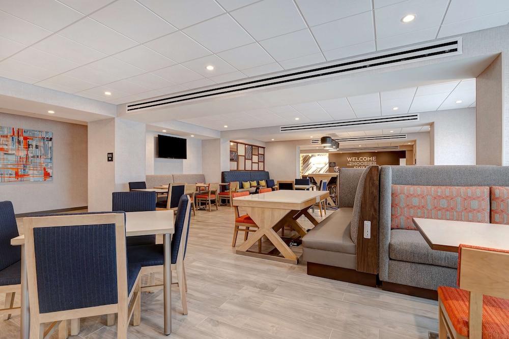 Hampton Inn Crown Point - photo 23