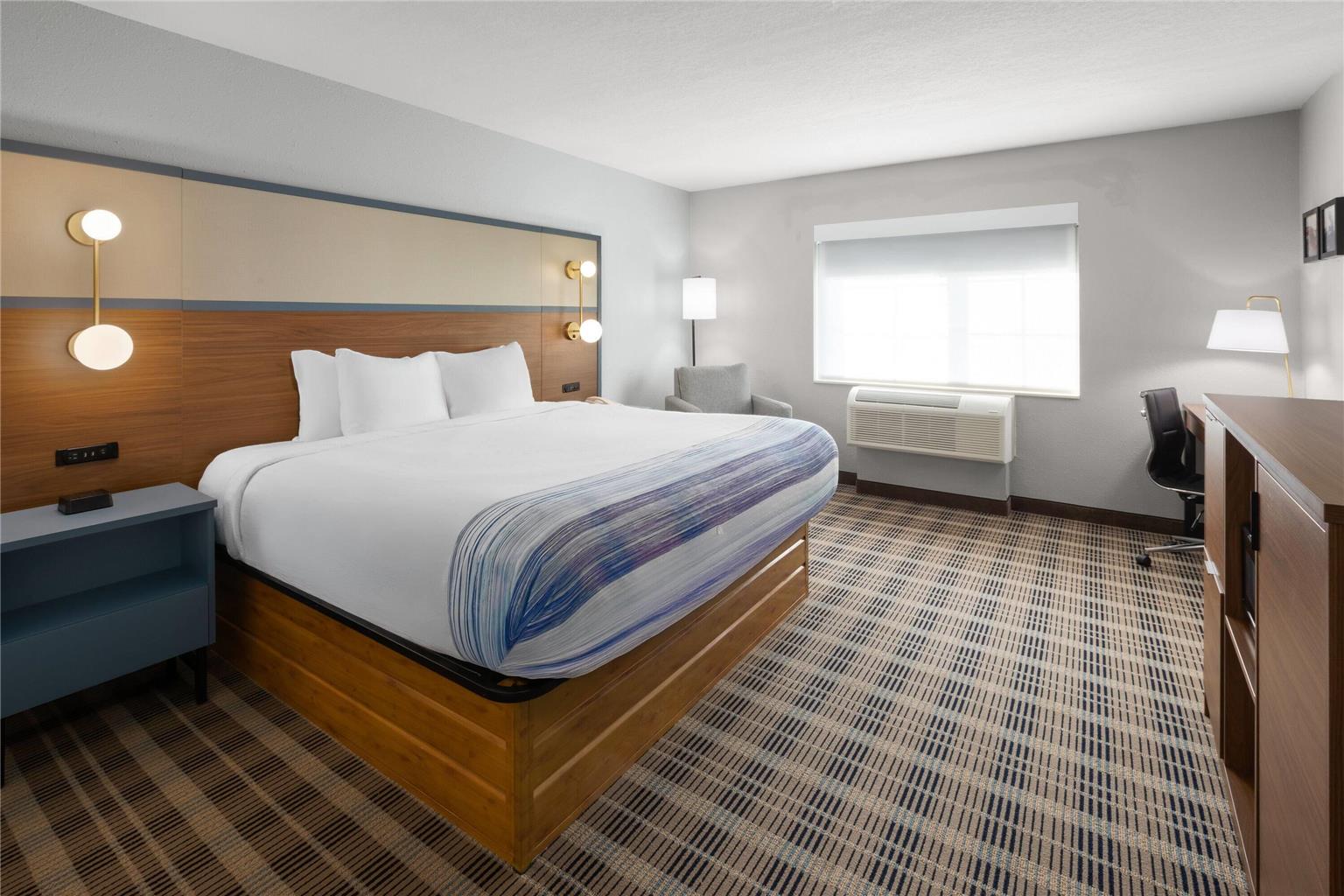 AmericInn by Wyndham Douglas Saugatuck - photo 11