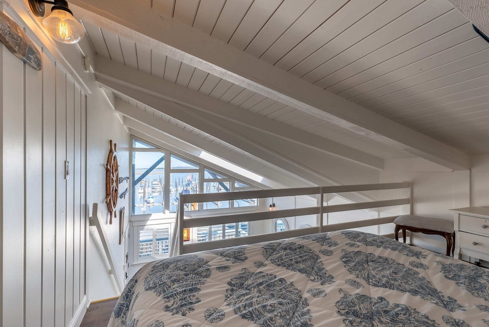 Bandon Marina Inn - photo 26