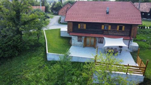 Ruralna Kuća Za Odmor Villa Požun — 4-Star Luxury Hotel in Ozalj, Croatia