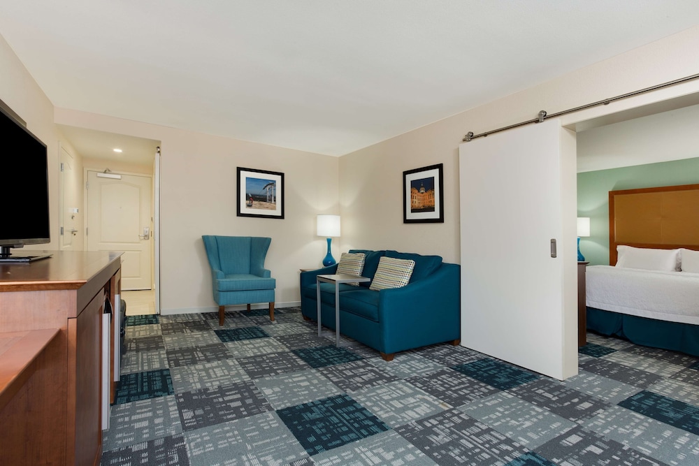 Hampton Inn Norcross - photo 20