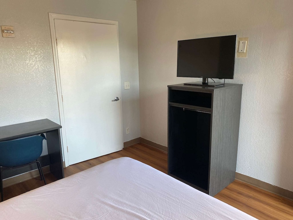 Motel 6 Gulfport - photo 15