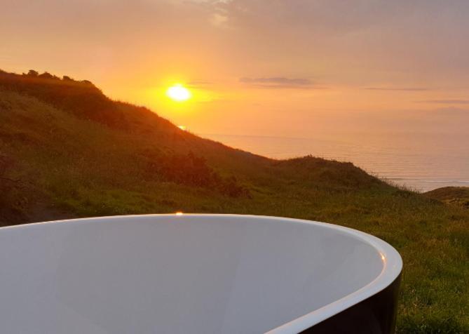 SeaView Retreat Amazing Ocean Views and Outdoor bath in Waiuku, New Zealand