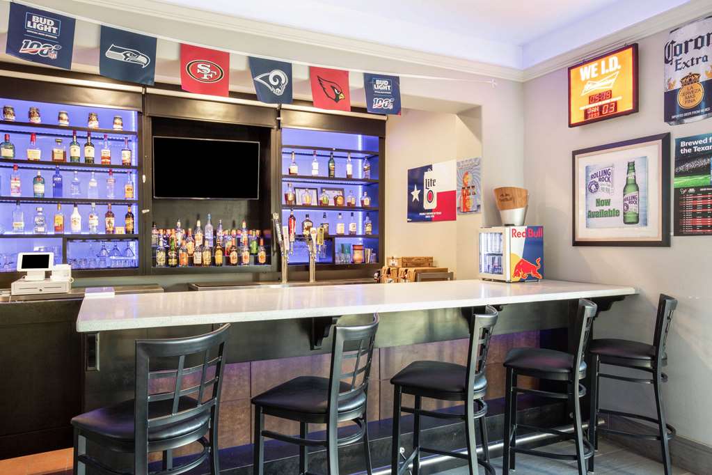 La Quinta Inn & Suites by Wyndham Raymondville - photo 114