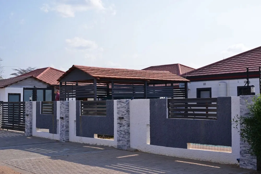 Phakela Cottages - carbon neutral hotel in Jwaneng
