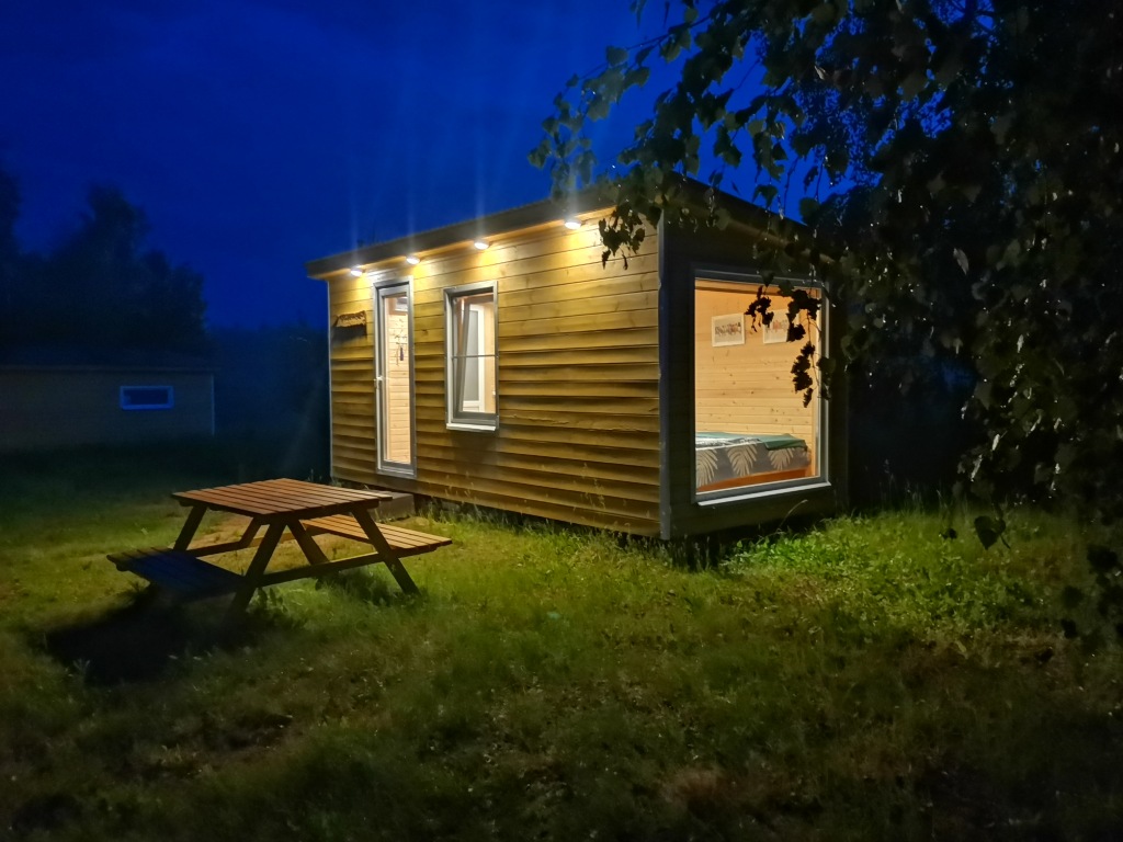 Polyana Solnca Glamping - carbon neutral hotel in Chernigovka