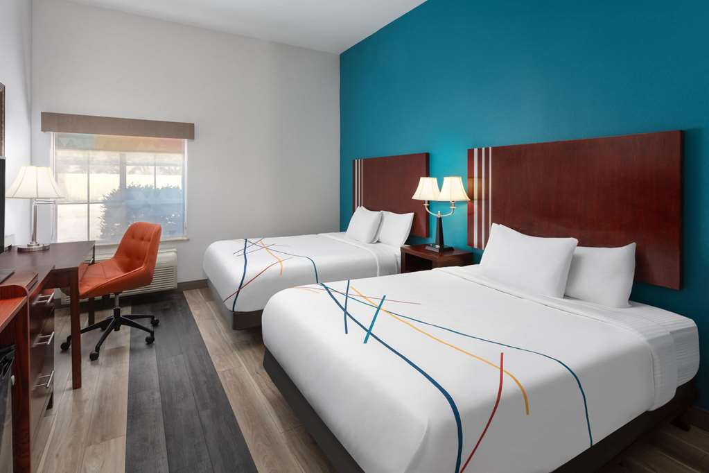 La Quinta Inn & Suites by Wyndham Woodward - photo 24