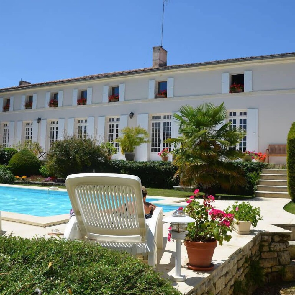 Au Moulin Brun in Saint-Hilaire-De-Villefranche, France